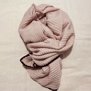 Roffe | Scarf | Pleat Scarf